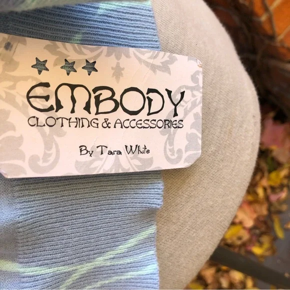 Stylish Women's Sweater in Purple and Blue - Picture 8 of 9